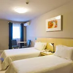 Jinjiang Inn Shanghai Baoshan Gongfu Xincun Hulan Road Subway Station