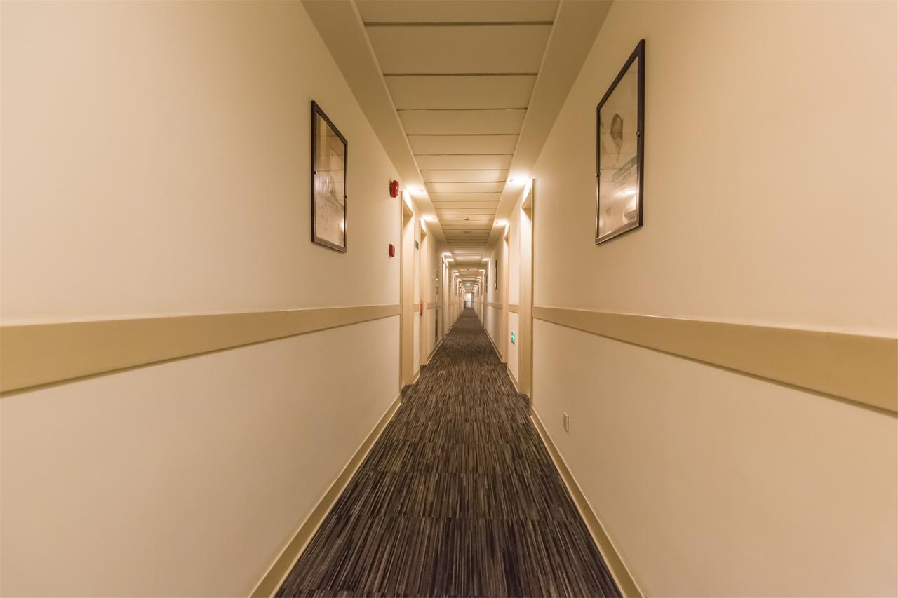 Hotel Jinjiang Baoshan Gongfu Xincun Hulan Road Subway Station